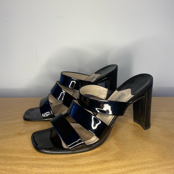 Authentic - Picture 4 of 4